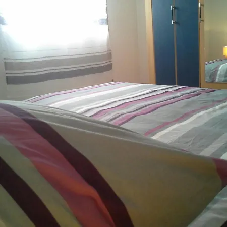 Apartment Mate *